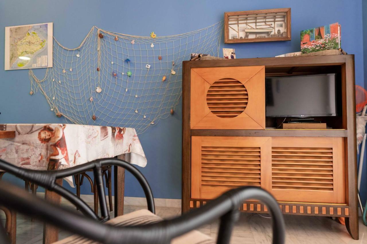 ל'אמפולה Nautic Apartment -Free Wifi מראה חיצוני תמונה